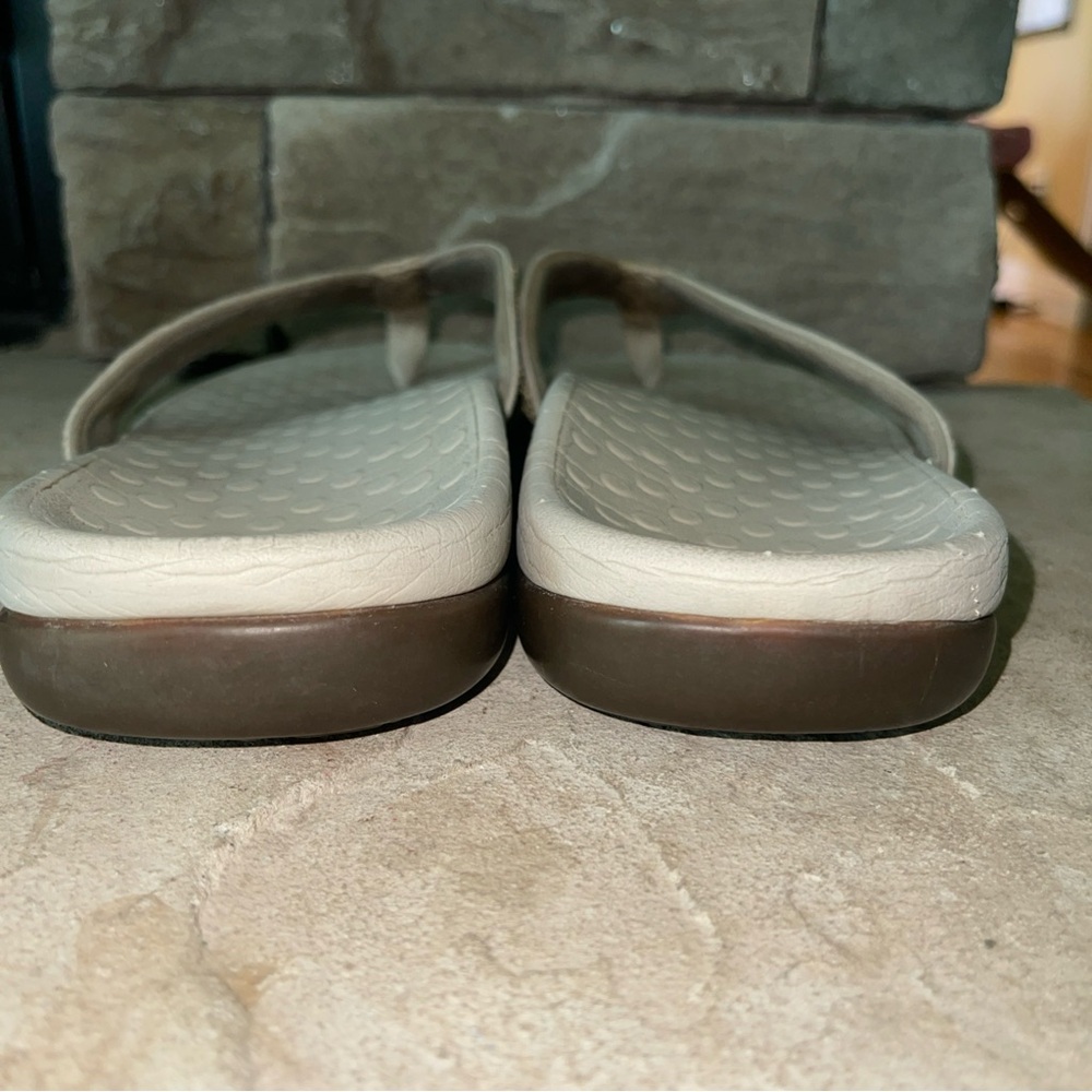 Vionic Tide Beige Slip On Rhinestone Beige/Champagne Flip Flop Sandal Womens 9 - Picture 7 of 11